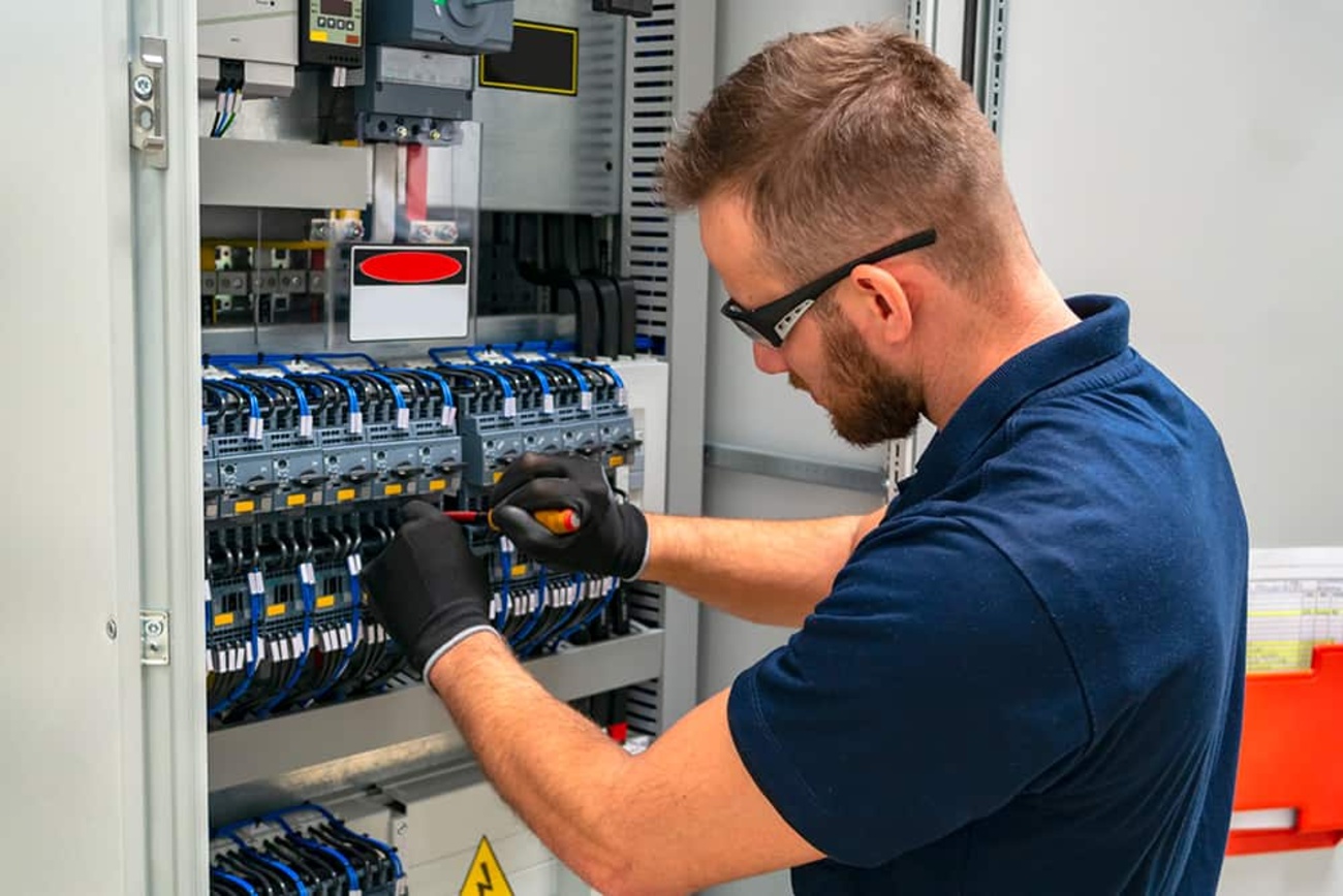 Elektroniker für Energie- und Gebäudetechnik (m/w/d) bei Elektro Ehrt GmbH in Lutherstadt Eisleben